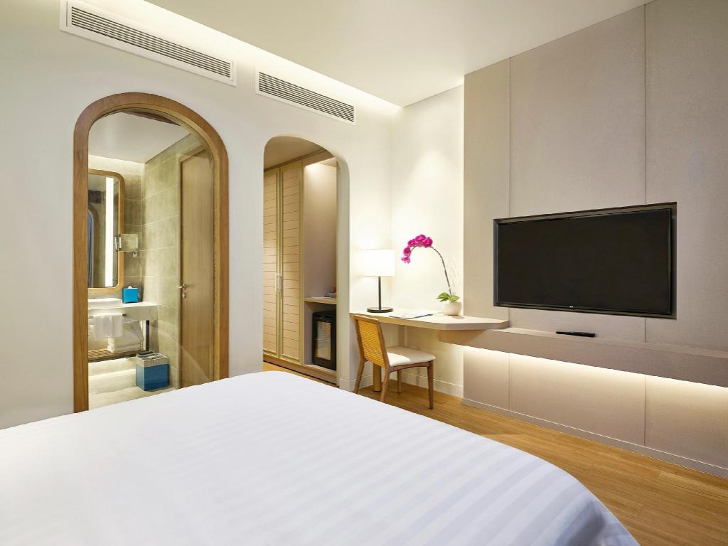 Standard, Queen Bed, Annex, Hill Side