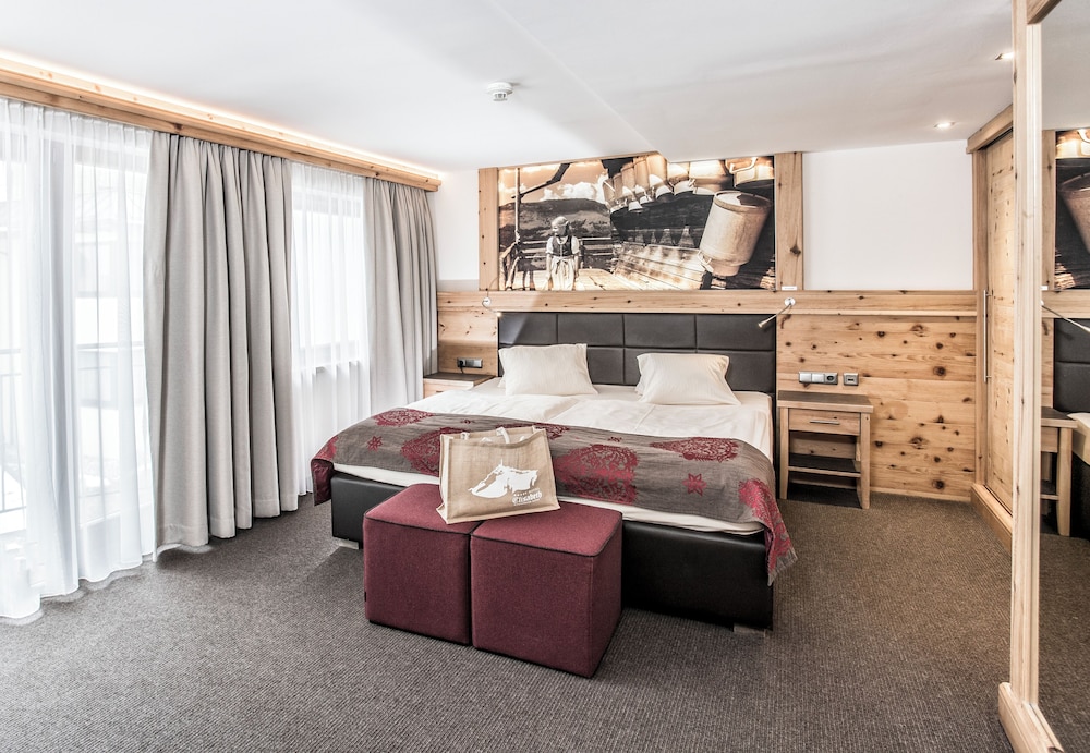 Superior, Suite, 2 Queen Beds