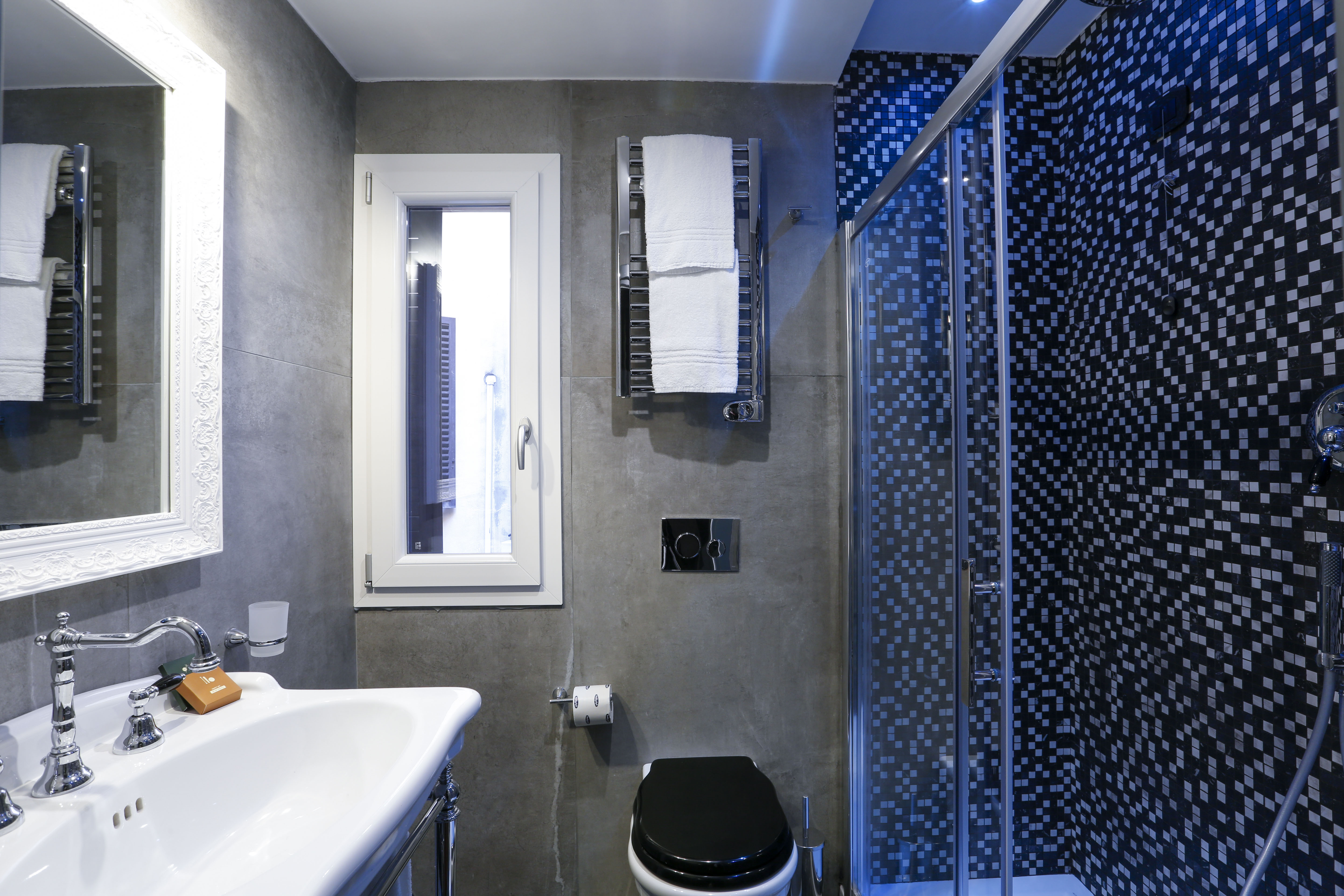 Saint B Boutique Hotel 52/55