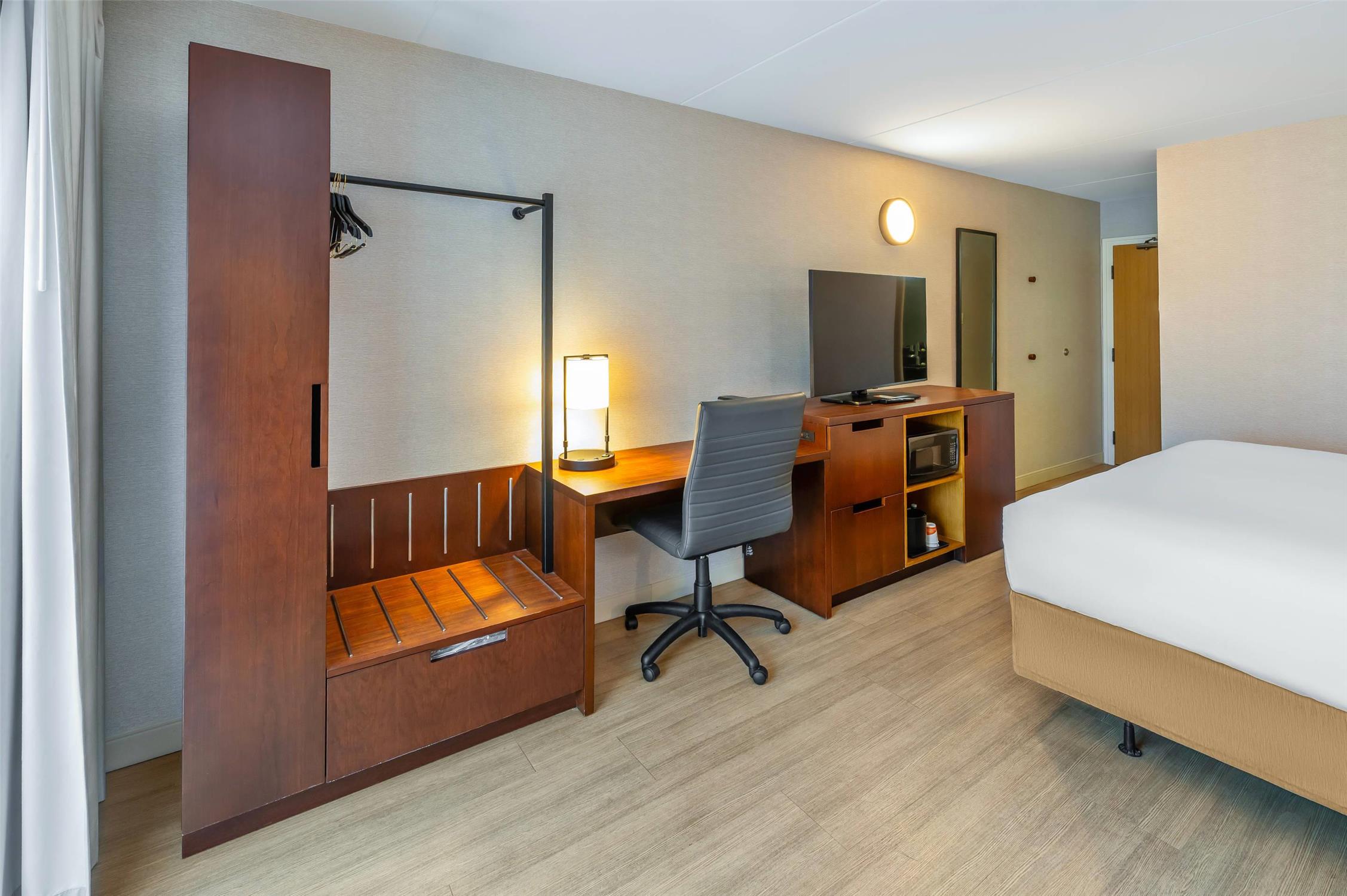 Upgrade, Business, King Bed، Comfort Inn Sudbury East 5/9