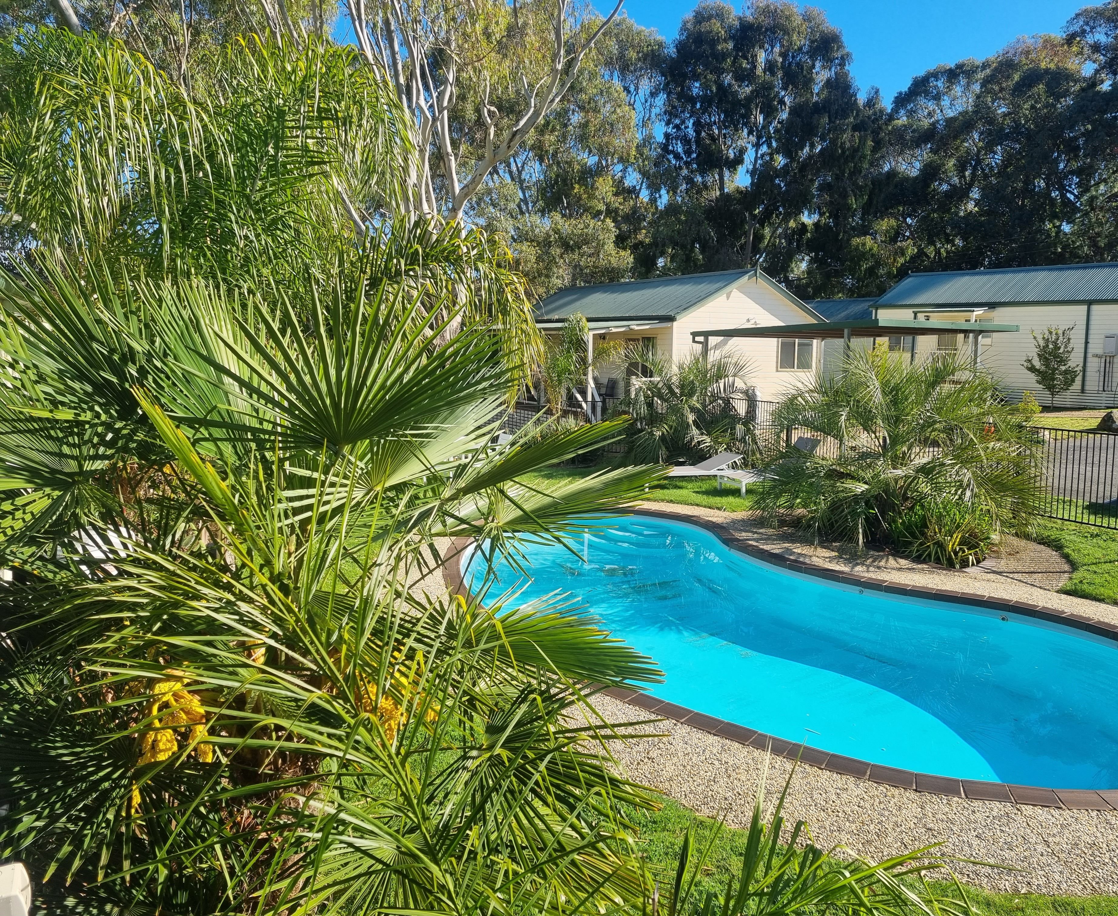 Golden Heritage Cottages 9/12