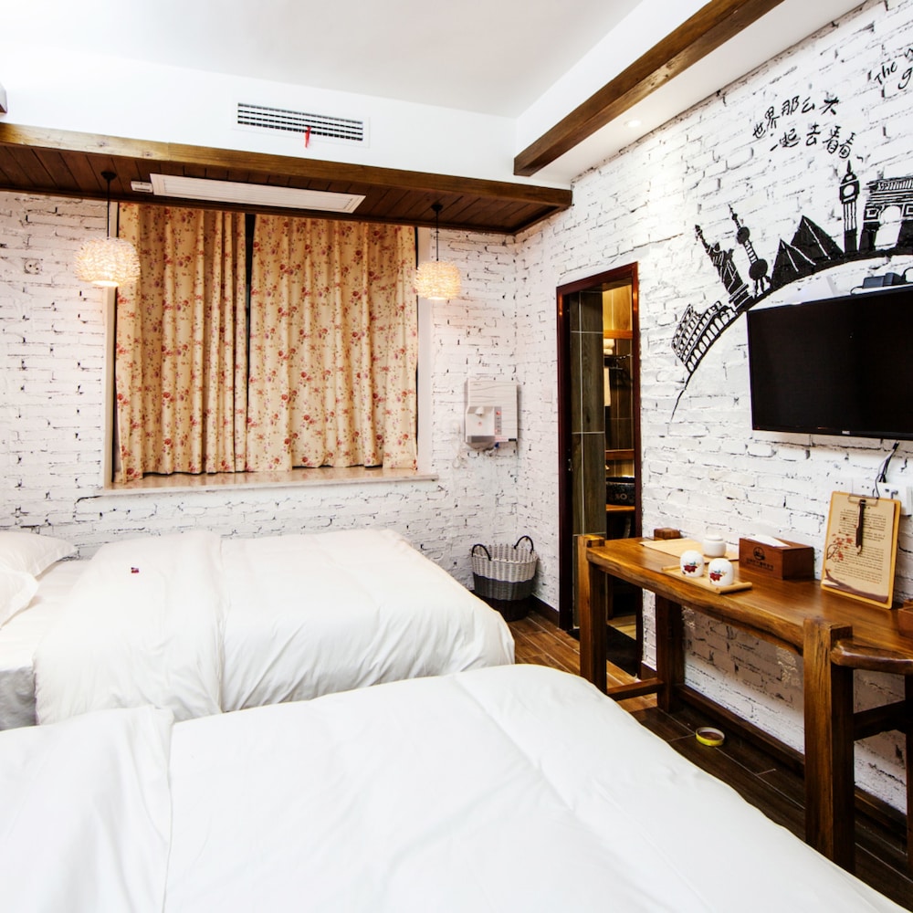 DELUXE, TWIN BEDS
