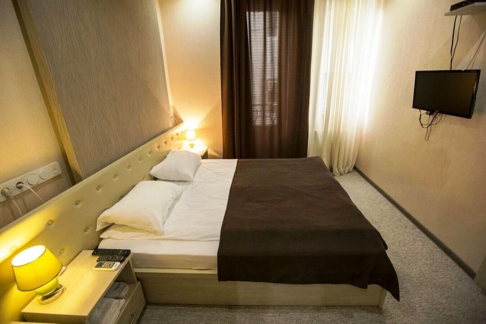 TBILISELI HOTEL 17/60