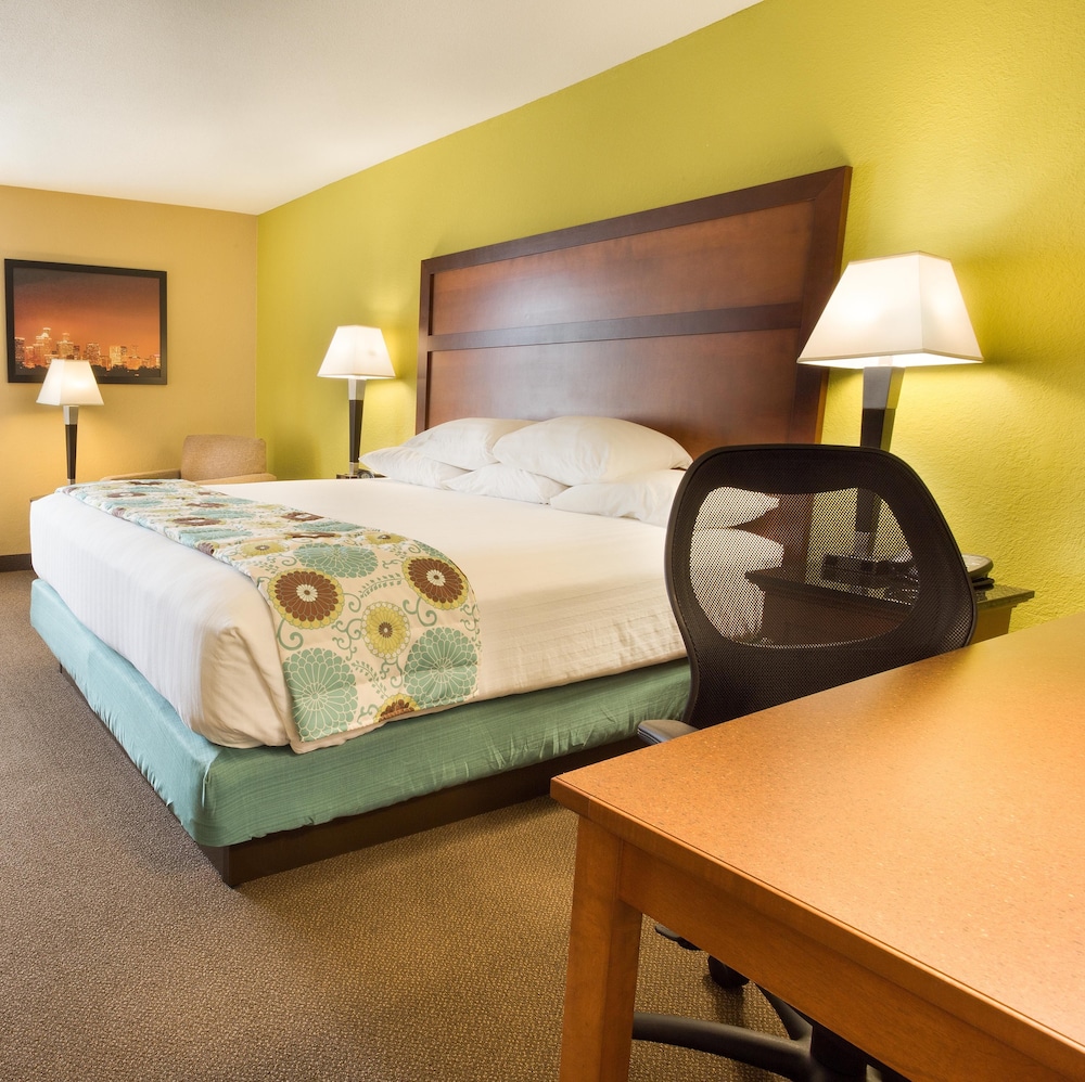 Drury Inn & Suites Near the Galleria Houston 20/49