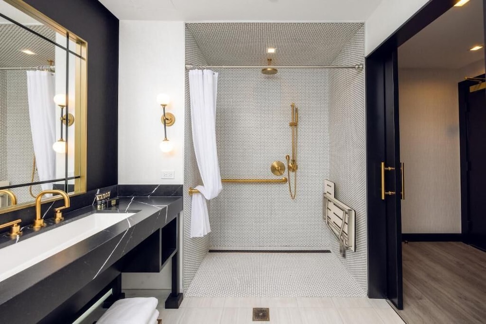The Godfrey Hotel Hollywood 48/50