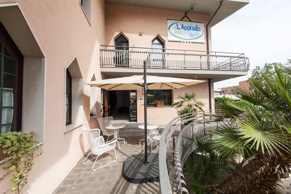 L Approdo Hotel 5/48