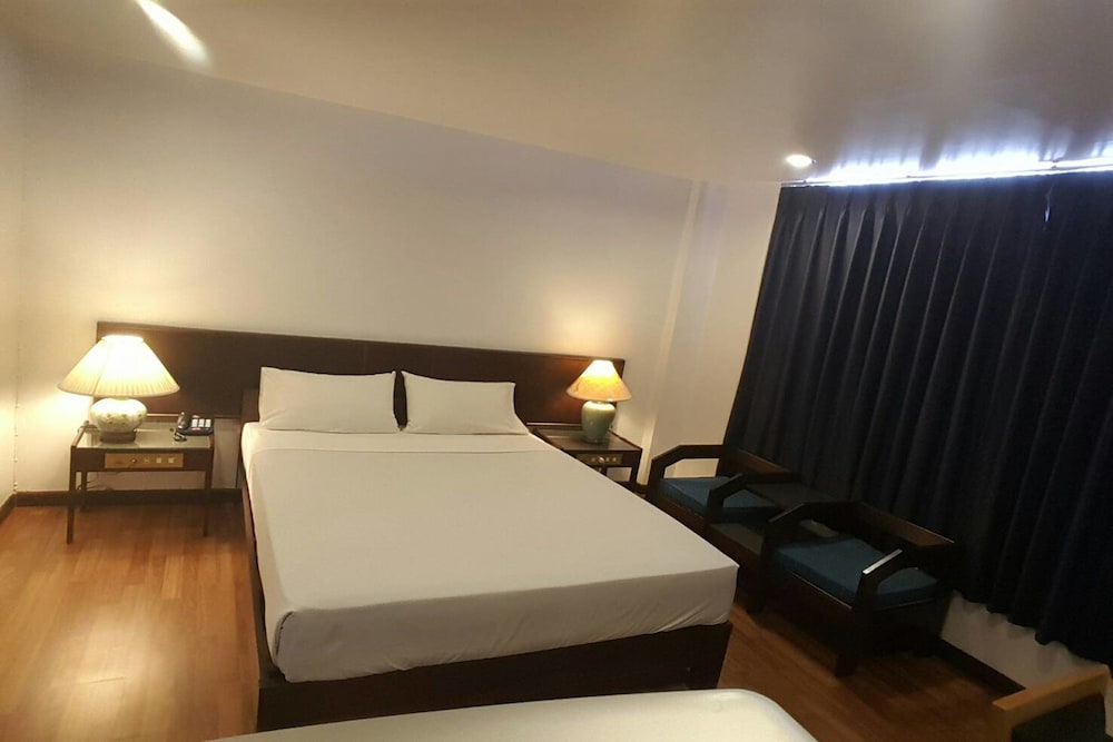 Dusit Hotel 33/50