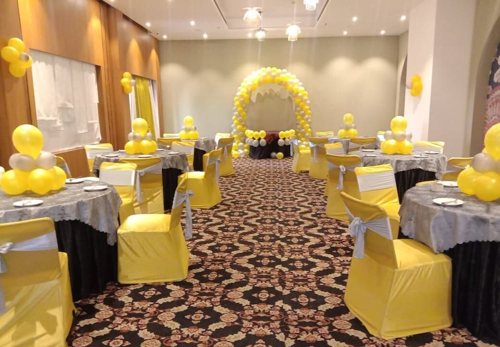 Clarks Inn Suites Raipur 39/50