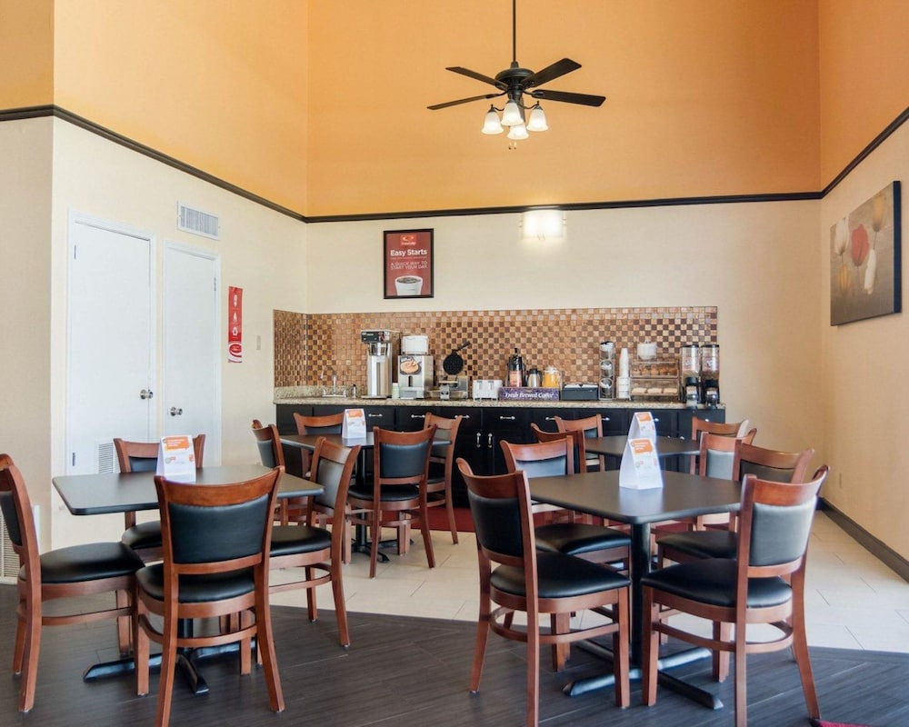 HomeStay Inn & Suites Russellville 22/33