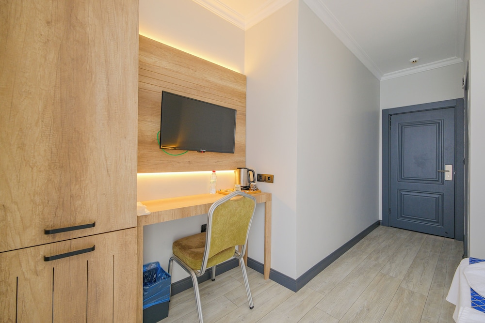 Kar Hotel 50/50