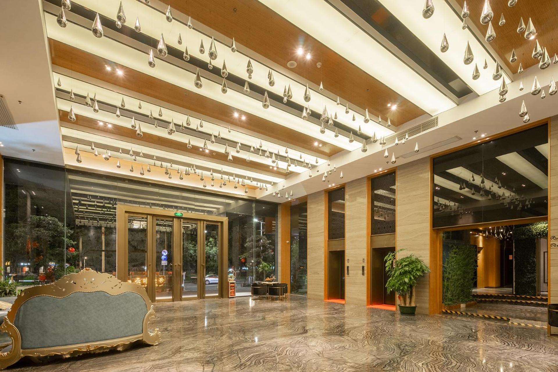 Yunzhu No.1 Hotel (Guangzhou Olympic Sports Center, Tianhe Zhucun Metro Station Branch) 5/24