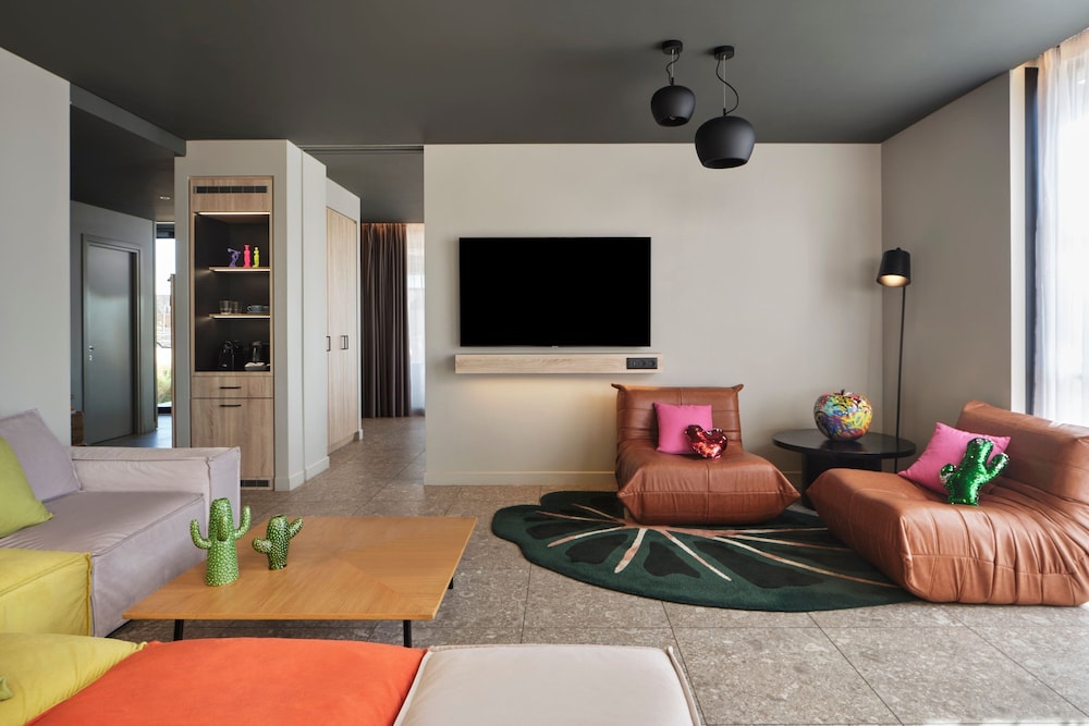 Moxy Athens City 42/66