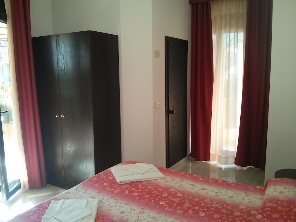 Hotel Memory 8/48