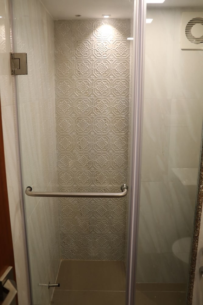 HOTEL MILAN INTERNATIONAL 34/53