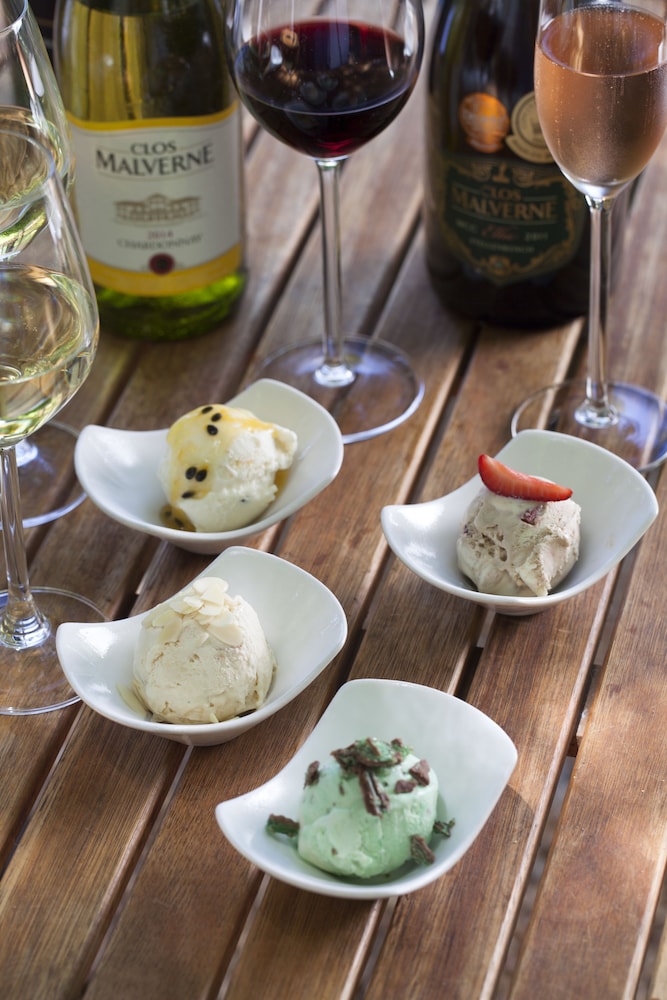 Clos Malverne Wine Estate Accommodation 22/46