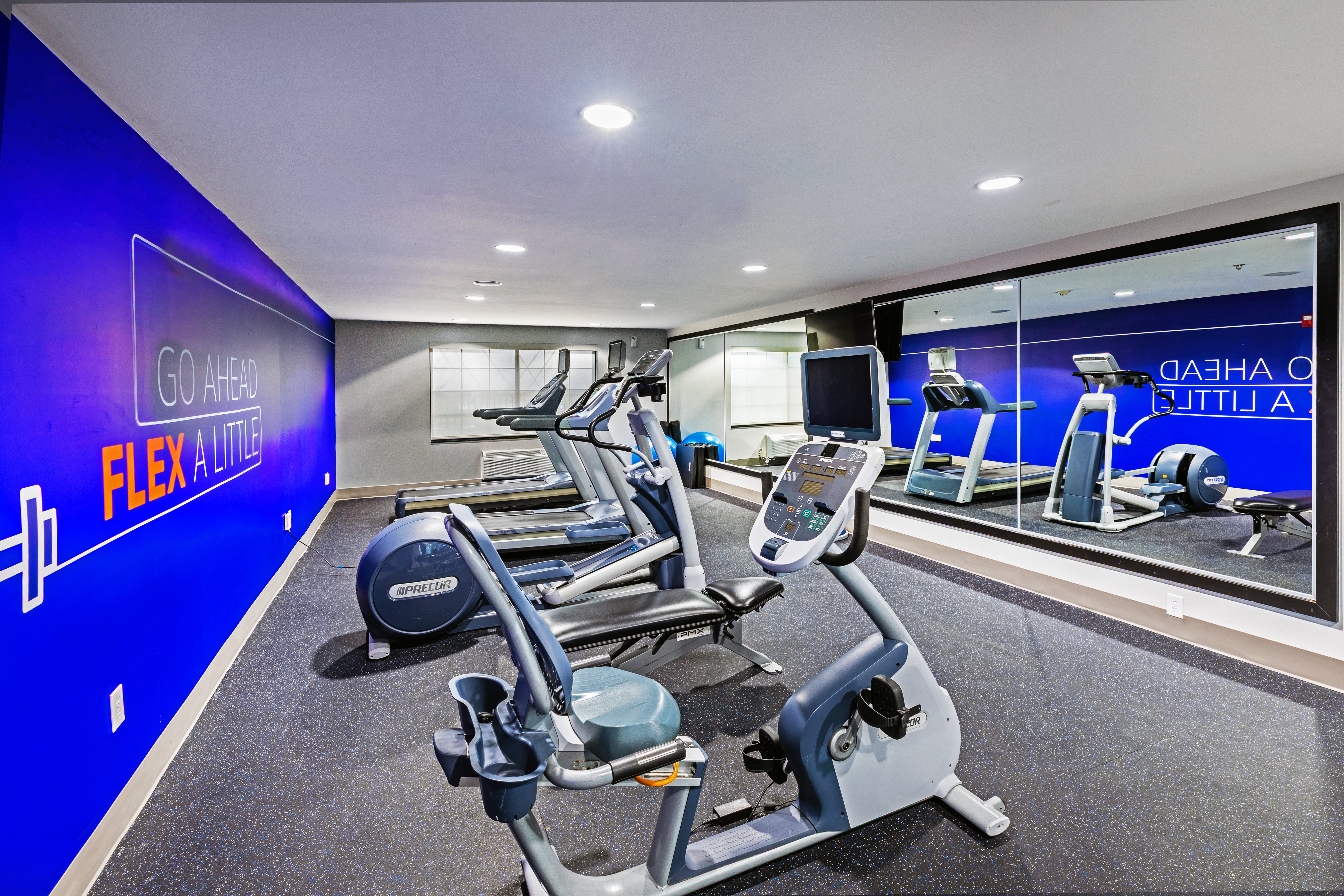 Holiday Inn Express Hotel and Suites Tulsa S Broken Arrow Hwy 51 42/80