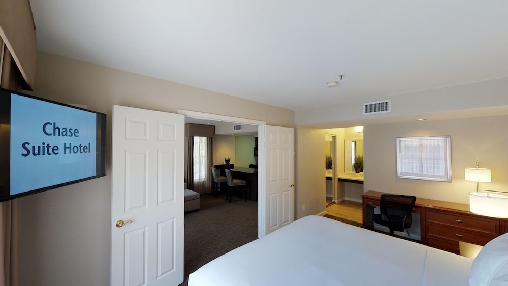 Chase Suite Hotel Brea 27/55