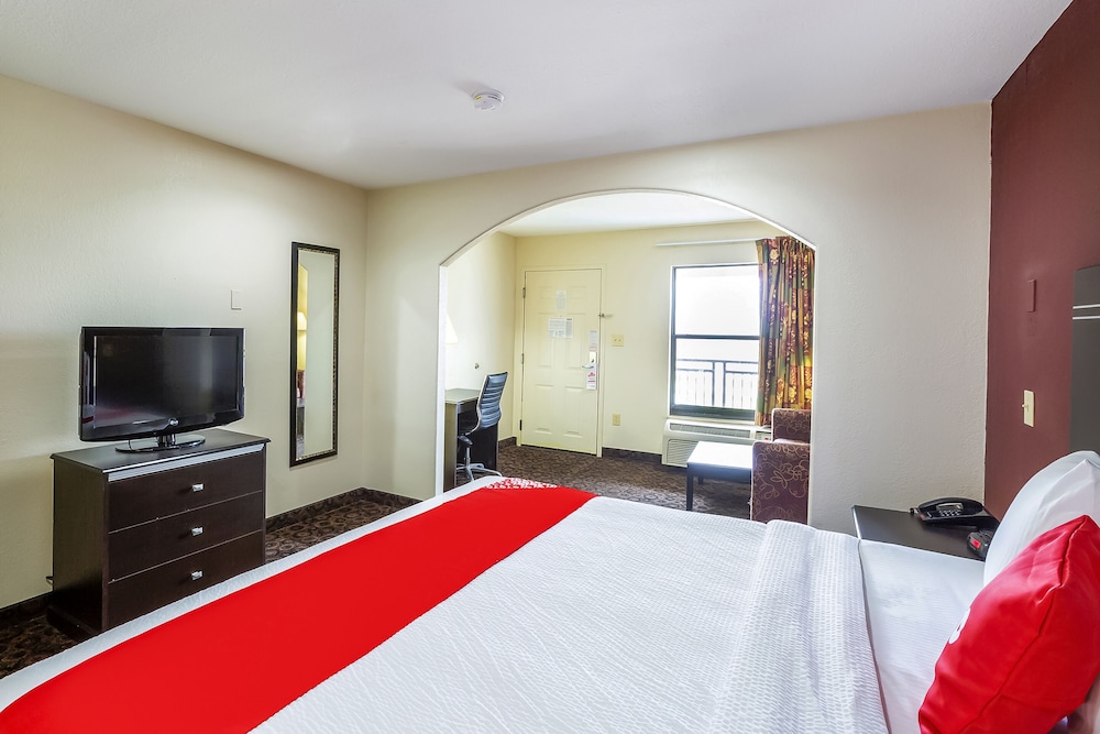 OYO Hotel LSU 24/70