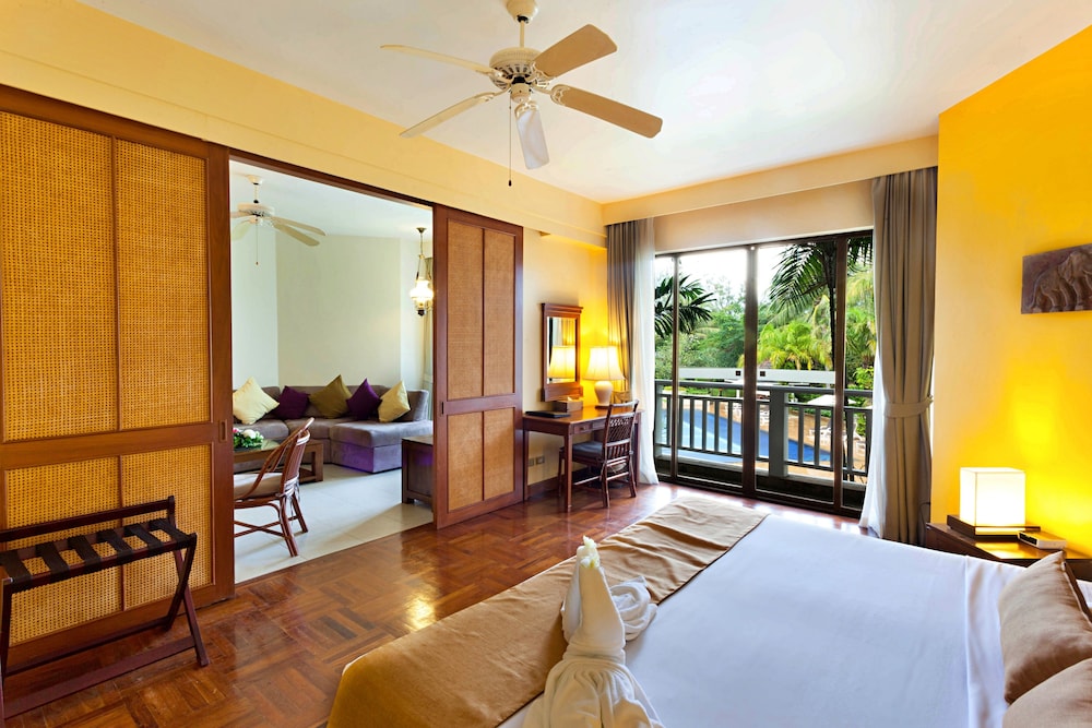 Allamanda Laguna Phuket 30/75