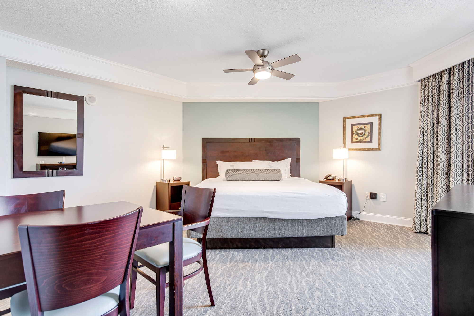 STUDIO, QUEEN BED, PARTIAL OCEAN VIEW