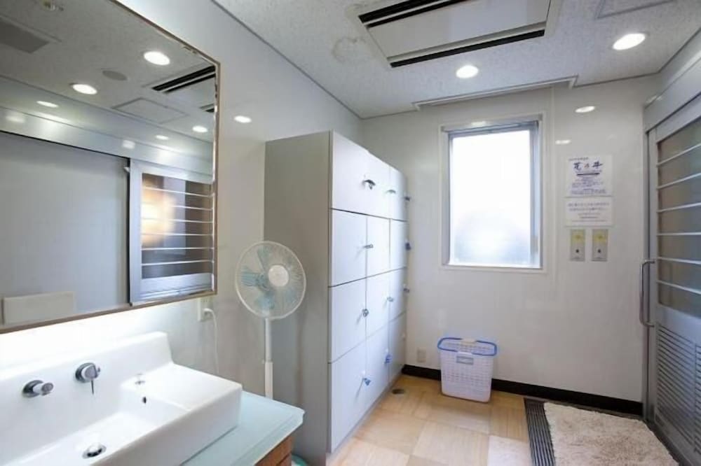 Super Hotel JR Shin-Osaka Higashiguchi 49/50