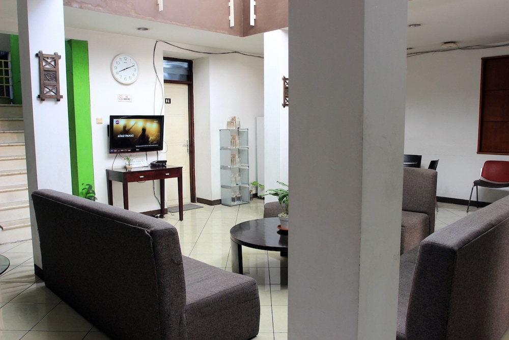 Saidah Guest House by ZUZU 13/22