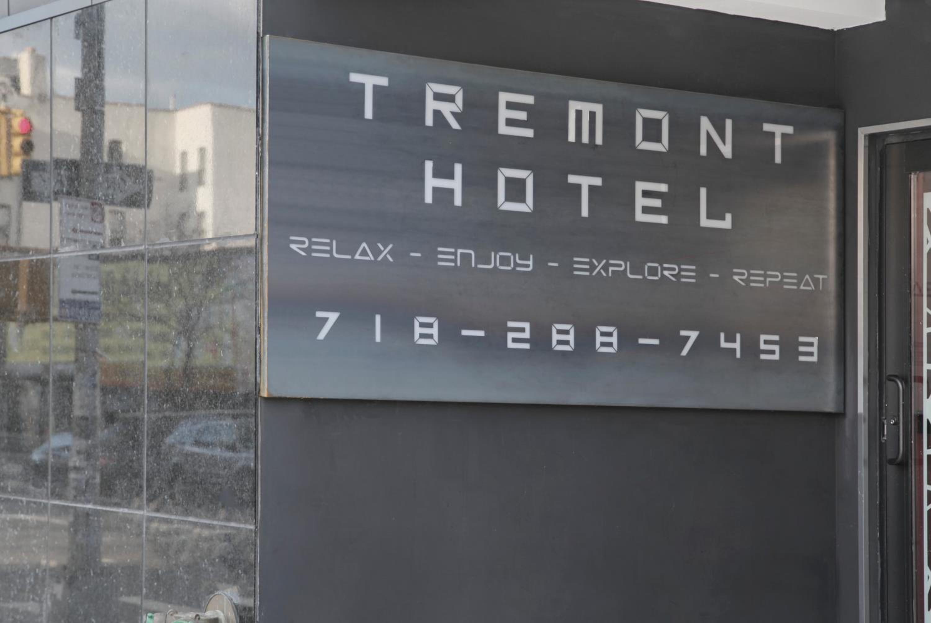 Tremont Hotel Bronx 6/50