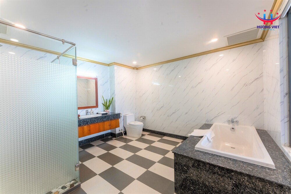 Huong Viet Hotel 98/99