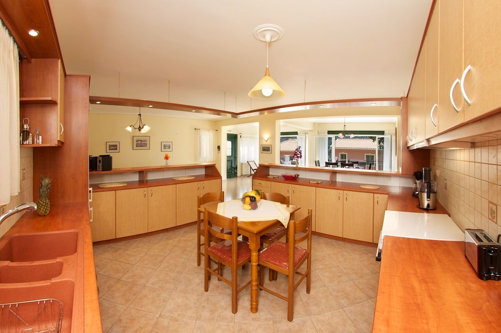 Faos Luxury Apartments 32/50