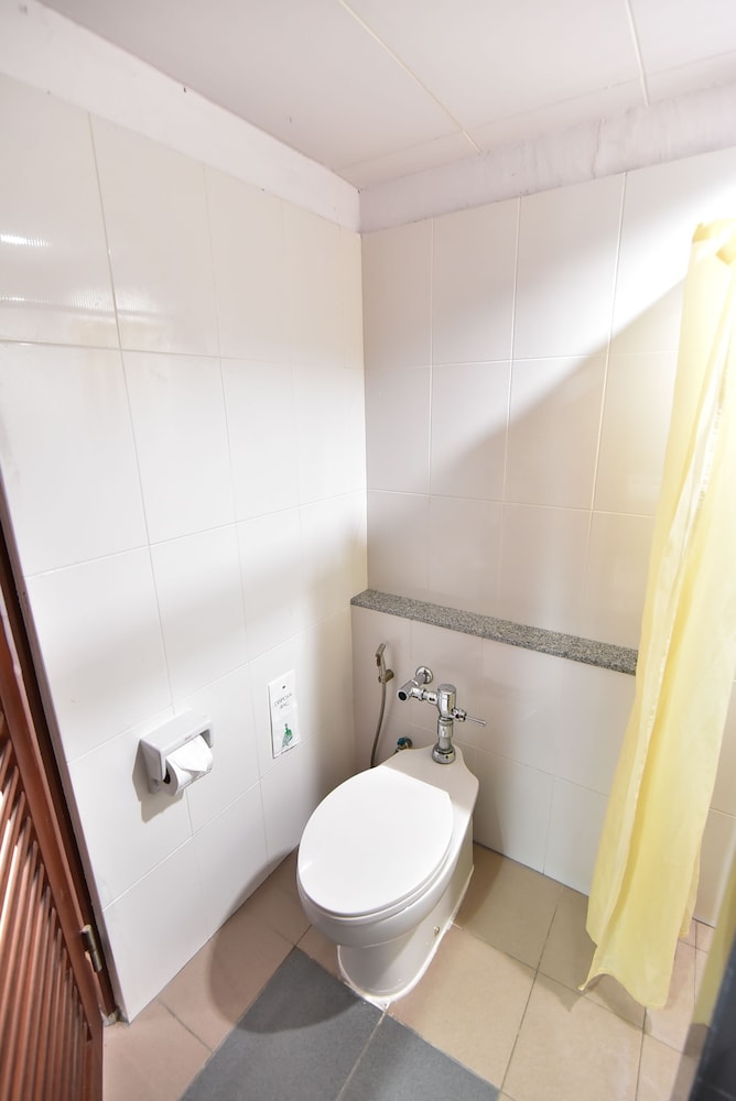ALOHA HOTEL HAT YAI 59/66