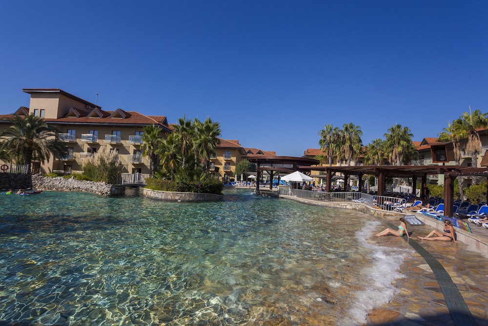 Club Grand Aqua 61/64