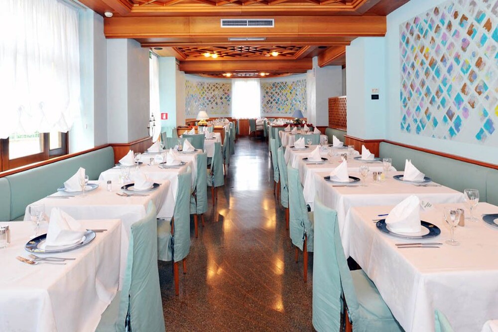 restaurant-cafeteria