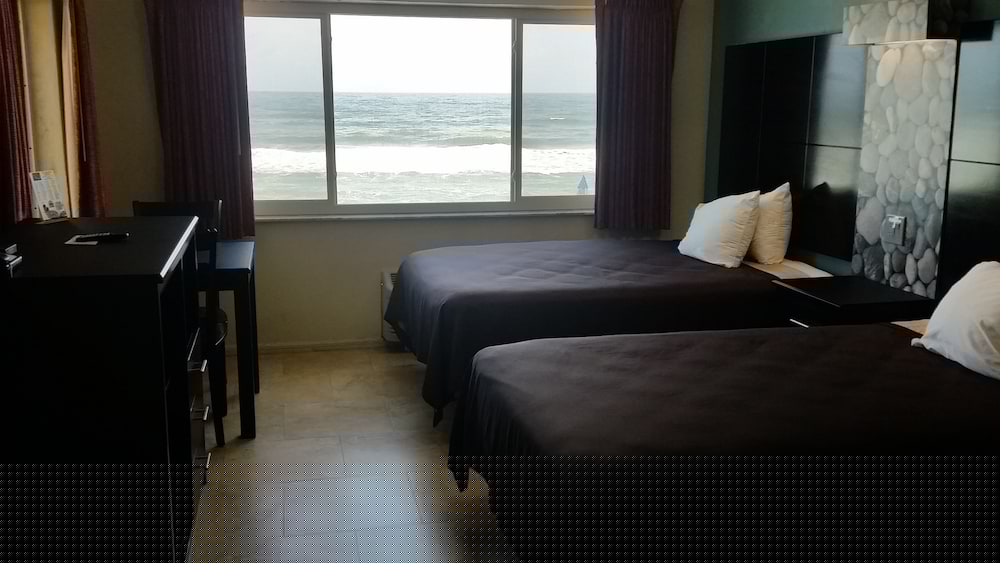 Driftwood Resort 30/70