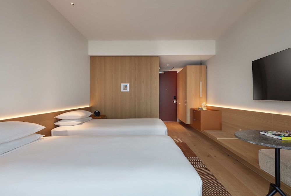 Hyatt Centric Melbourne 12/50