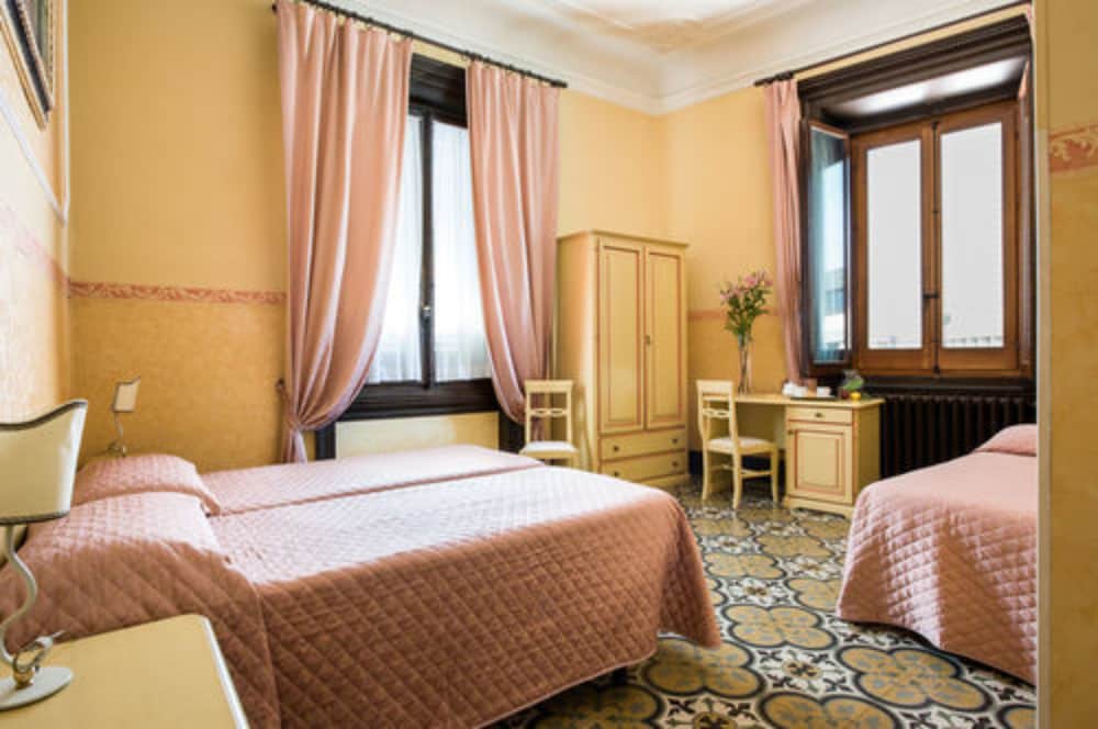Hotel Fiorita 12/50