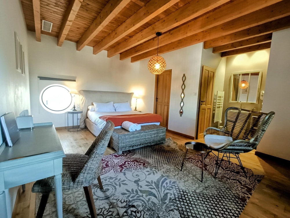 Les Chambres De La Renaissance 33/50