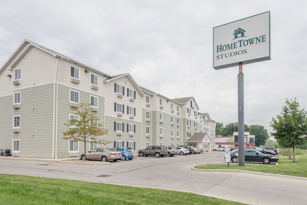 HomeTowne Studios by Red Roof Columbus 5/47