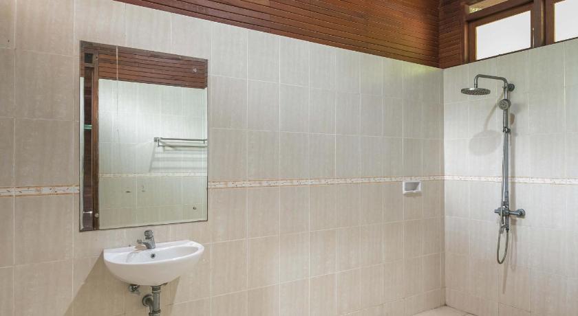RedDoorz Resort @ Taman Wisata Mangrove 45/46
