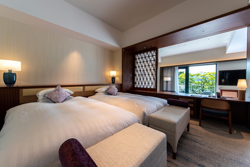 FORTH, PREMIUM, LAKE VIEW