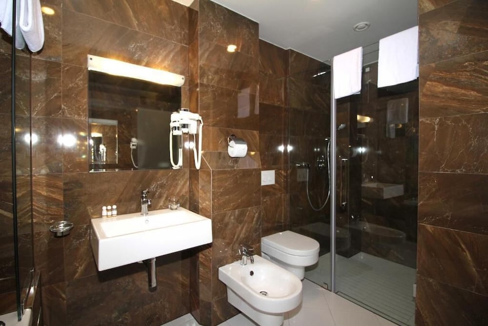 Hotel International Prishtina Spa Prishtina 25/27