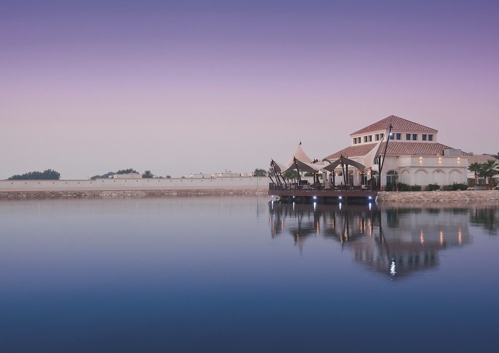 منتجع موڤنبيك شاطئ الخُبر(Movenpick Beach Resort Al Khobar) 60/71