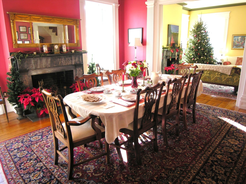 Delano Homestead Bed & Breakfast 49/64