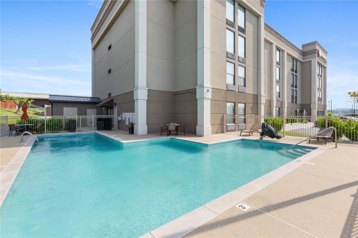 Best Western Plus Belle Meade Inn and Suites 30/30