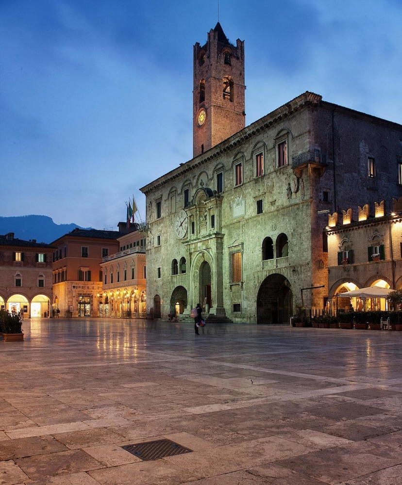 Residenza Dei Capitani 38/43