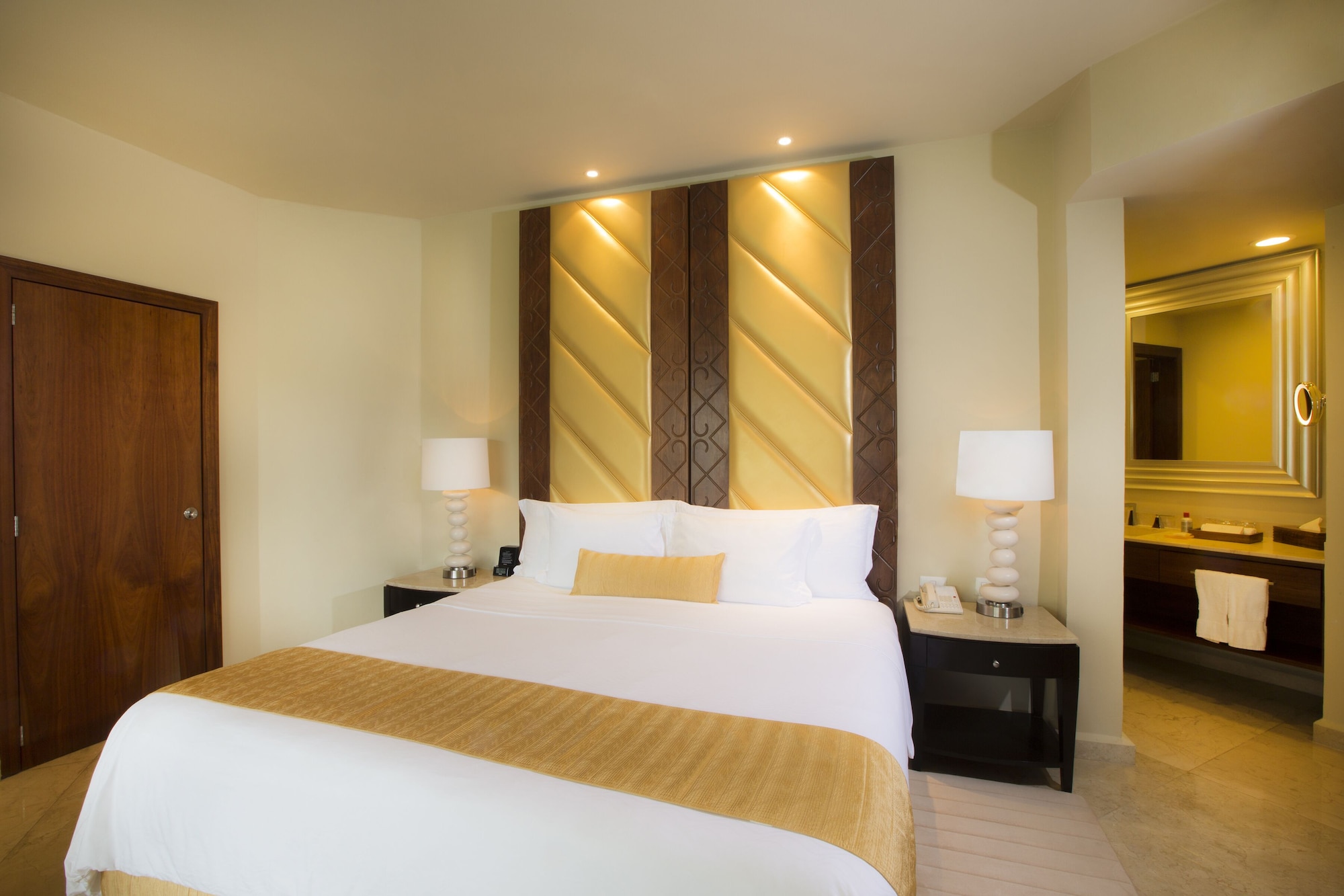 Swim Up, Suite