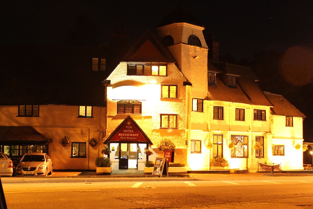 The Devil S Punchbowl Hotel 4/66