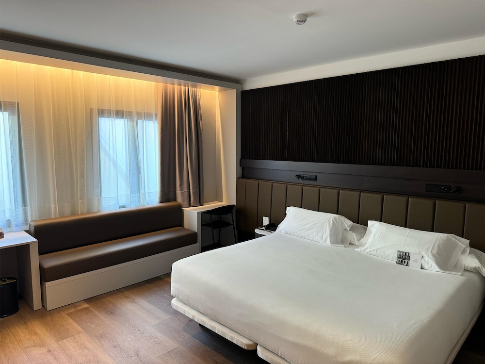 غرفة بريميوم، Becquer Hotel 4/10