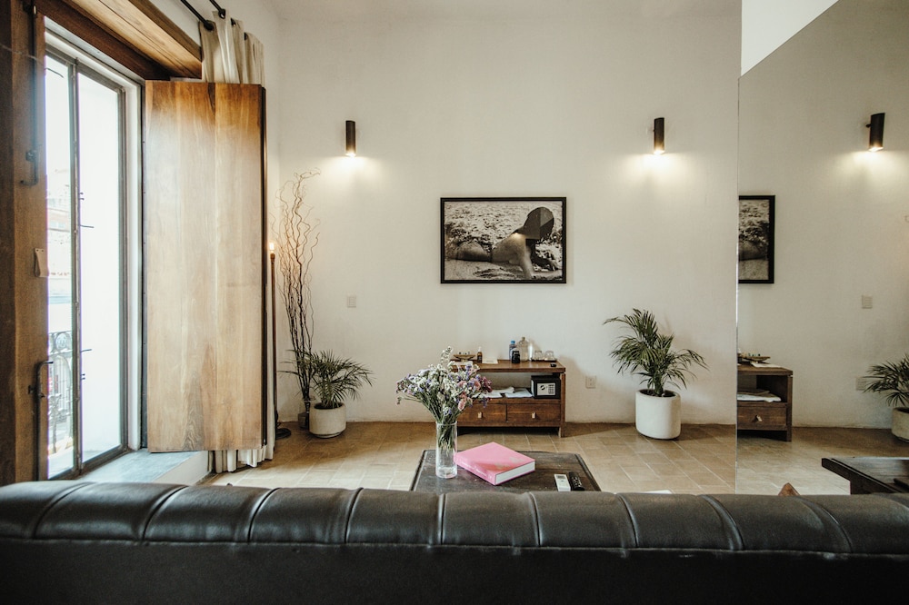 Hotel Sin Nombre 33/50
