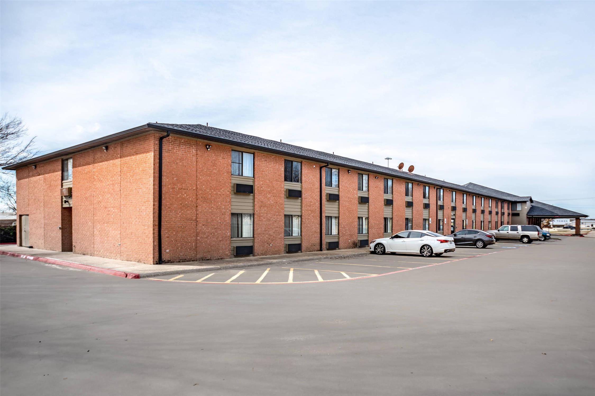 Econo Lodge Inn & Suites Mckinney - Plano North 1/11