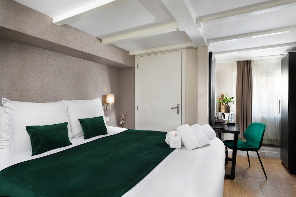 BASIC, BASEMENT, DOUBLE BED